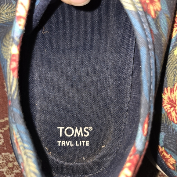 Toms TRVL LITE Floral Sneakers - Blue and Red - Picture 2 of 3